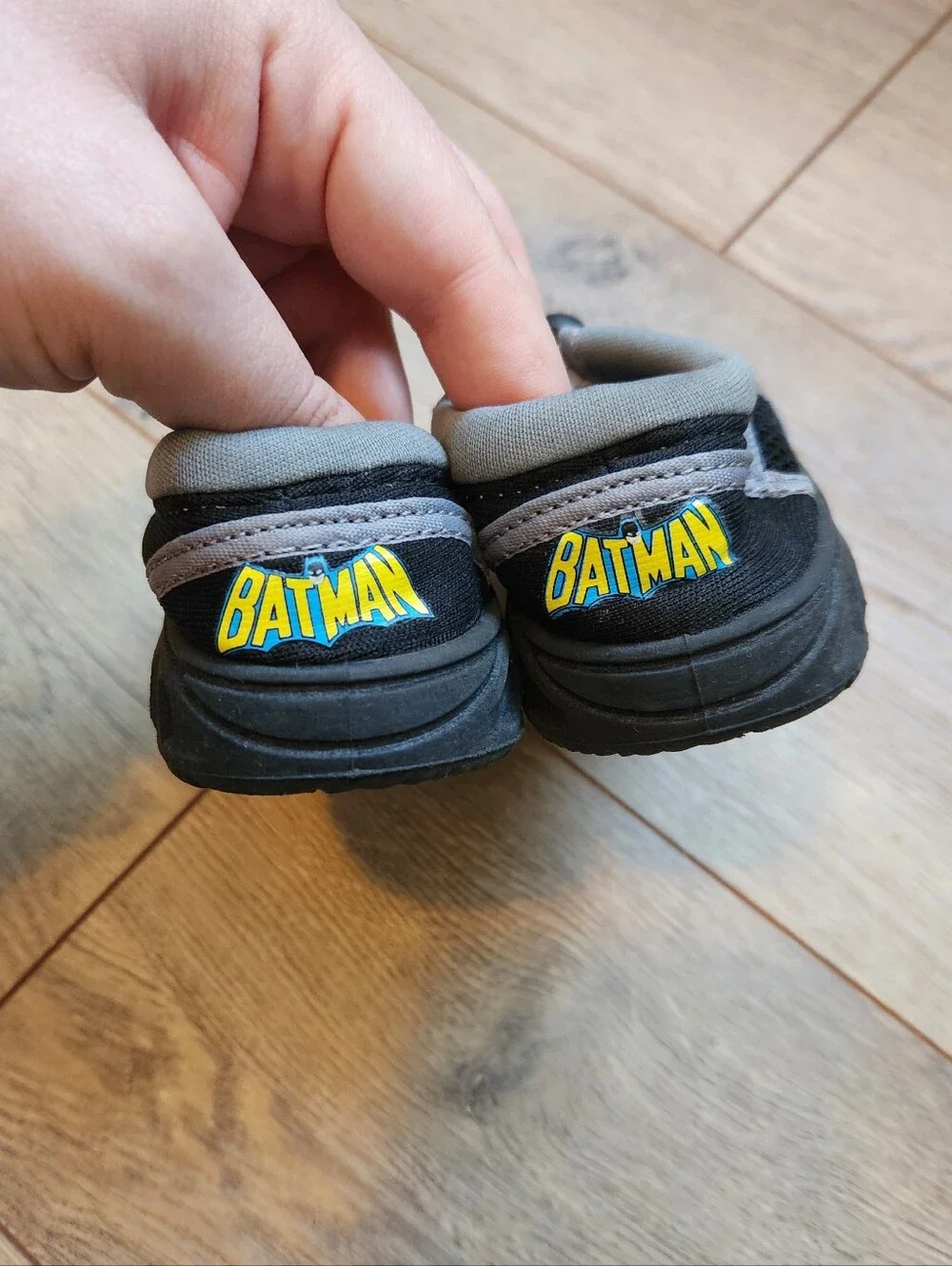 Boys 5/6 Batman Swim Shoes
